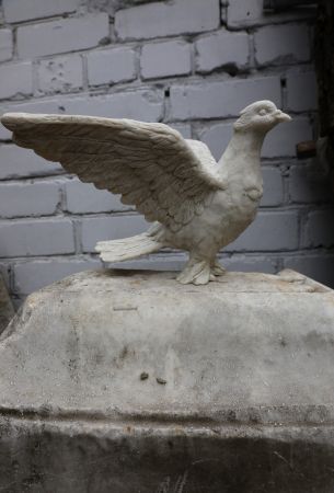 голубь на памятник белый литьевой мрамор